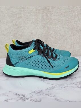LLBean Women’s 8.5 True Performance Waterproof hiking SNEAKER TEKsport2.5 -EUC